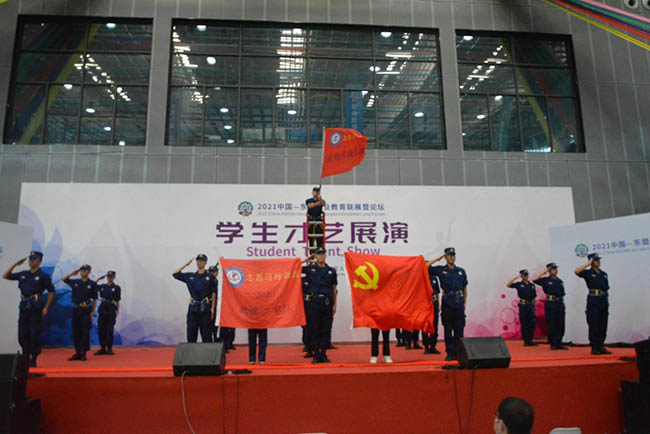 aa863d6137de46fcabeab230bf5f546f.jpg