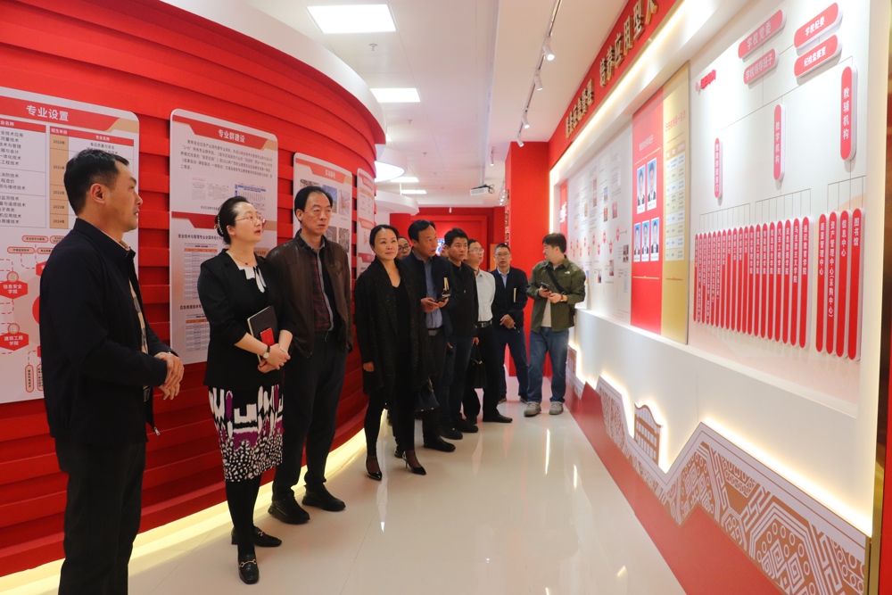 fee9de010cdf41ff841f79ca2d51eab4.jpg